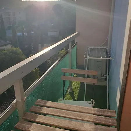 *joli Studio A La Faviere/proche Plage* דירה בורם-לה-מימוזה